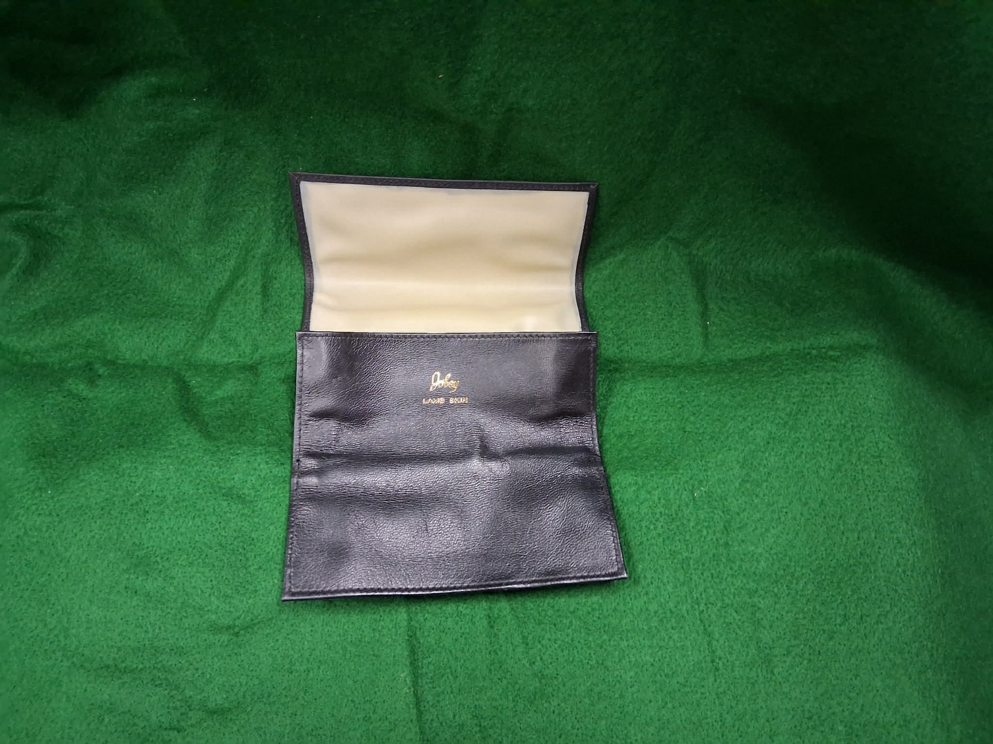 Trifold Lambskin Smooth Tobacco Pouch
